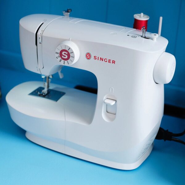 10004 SINGER® MX60 Sewing Machine