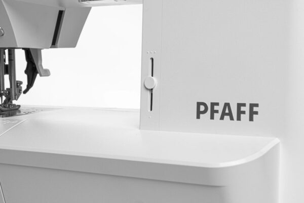 10004 PFAFF® quilt ambition™ 635 Sewing Machine
