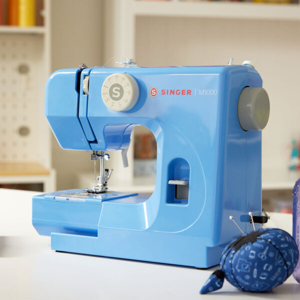 10005 SINGER® M1000 Blue Mending Machine