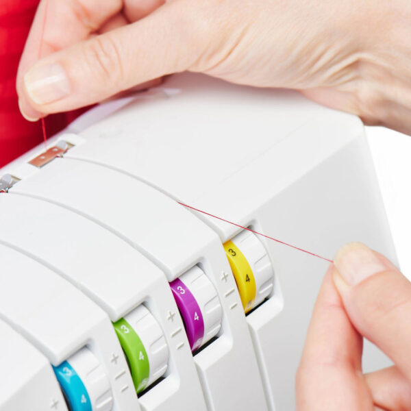 10006 SINGER® SE017 Elite Serger