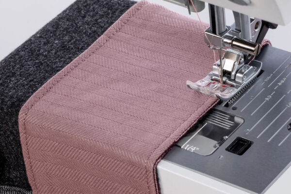 10006 PFAFF® quilt ambition™ 635 Sewing Machine