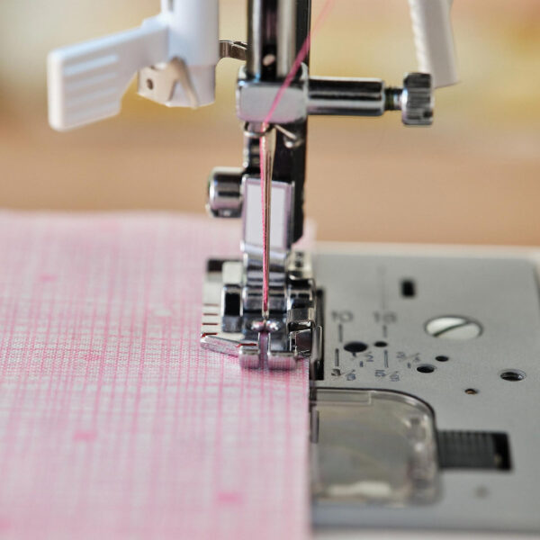 10009 SINGER® Patchwork™ 7285Q Sewing & Quilting Machine