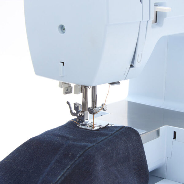 10011 SINGER® Heavy Duty 4423 Meltwater Blue Sewing Machine